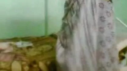 छात्रा चारो सेक्सी फिल्म इंग्लिश वीडियो तरफ से स्तन चूसती है