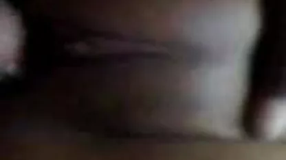 Huelebragas भाई अपनी छोटी बहन को चोदता है सेक्सी बीएफ फिल्म भोजपुरी