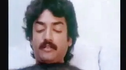 पागल माँ उसे कठिन बकवास करने के लिए कहता है अंग्रेजों वाली सेक्सी फिल्म