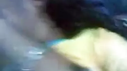 वह शॉवर सेक्स हिंदी फुल मूवी में अपनी बहन को चोदता है और फिर बिस्तर में घुसना जारी रखता है
