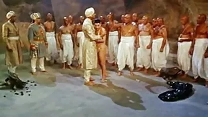 पिता अपने प्रेमी के हिंदी में सेक्सी वीडियो मूवी साथ उसे पकड़ने के बाद अपनी बेटी का बचाव करता है