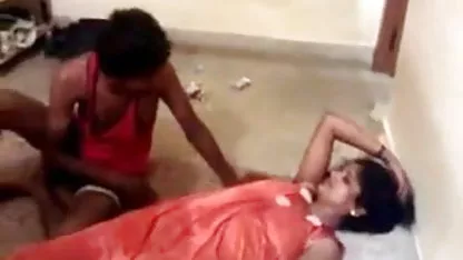 सड़क सेक्सी हिंदी फिल्म सेक्सी हिंदी फिल्म पर लड़की