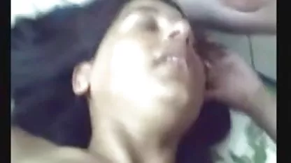 उसने अपनी भोजपुरी सेक्सी फिल्म सो रही भाभी की चुदाई की और गुस्से में जाग गया
