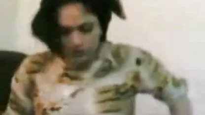 अपनी सेक्सी हिंदी वीडियो फिल्म छोटी बहन को अनाचार करने के लिए मनाओ