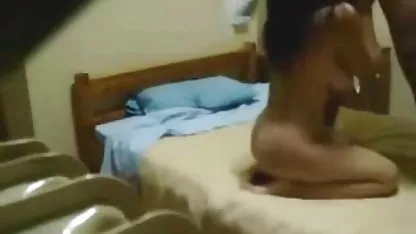 बहुत गर्म कुतिया गड़बड़ कुत्ते शैली, बात करना सेक्सी फिल्म देखने की बंद नहीं करता है