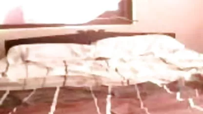 मसख़रा कुतिया अपने भाई को सेक्सी फिल्म चाहिए फिल्म अपनी नई पैंटी सिखाती है