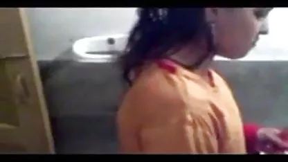 बूढ़ी औरत ने दो सेक्सी फिल्म वीडियो में हिंदी बड़े काले लंड से चुदाई की