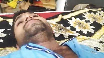 वह अपनी स्कूली बेटी के साथ चुदाई इंग्लिश पिक्चर फिल्म सेक्सी वीडियो करता है और माँ उन्हें प्रोत्साहित करती है! (अनाचरण)