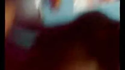 पिता बलात्कारी अपनी बेटी को सेक्सी मूवी वीडियो में लंड खाना सिखाता है (अनाचार)