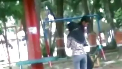 वह अपनी प्रेमिका की गांड लेता है और उसे पूरा खुला छोड़ सेक्सी फिल्म एचडी में देता है