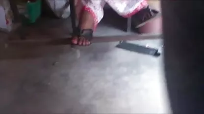 अपनी बहन की सेक्सी फिल्म दिखाएं सहेली के दो छेदों को पकड़ना