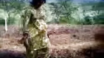 श्यामला उसके इंग्लिश मूवी सेक्सी चचेरे भाई का आधा सोता है