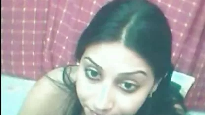 खूबसूरत जवान लड़की नशे में सेक्सी फिल्म हिंदी भोजपुरी रहते हुए साइबरसेक्स करती है