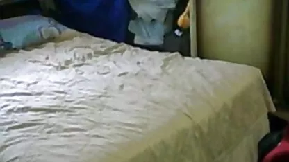 बालों वाली एशियाई उंगली के साथ मुश्किल गड़बड़ सेक्सी फिल्म हिंदी में वीडियो