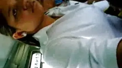वह अपने पिता का बलात्कार करता है और अपने कौमार्य को सेक्स फिल्म खुला खो देता है