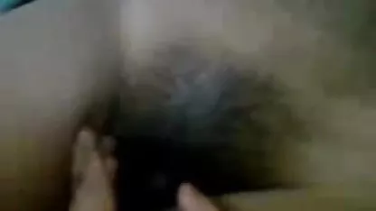 जबकि वे उसे बकवास बालों वाली बिल्ली के साथ सेक्सी फिल्म हिंदी बीएफ शर्मीली कुतिया दर्ज की गई