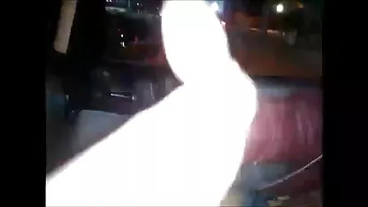 वह अपनी मां को उसके प्रेमी के साथ पकड़ता है और सेक्सी फिल्म हिंदी सेक्सी उसे ब्लैकमेल करता है
