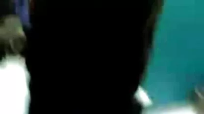 अपराधी गलत आदमी को सेक्सी मूवी भेज दो उकसाता है