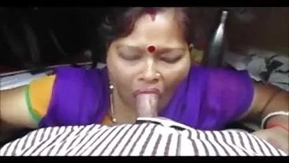 वह खुद को सेक्सी में इंग्लिश पिक्चर अपने सहायक को बकवास करने का हकदार मानते थे