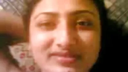 एक दोस्त के साथ बफ सेक्सी मूवी एक तिकड़ी!