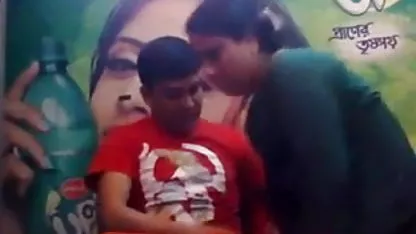 बेटी को अनुशासित करने के दिव्या सेक्सी फिल्म लिए परिवार में सेक्स अनाचार