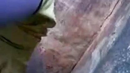 उस छोटे से चेहरे के साथ और गांड मारने के हिंदी सेक्स पिक्चर लिए झुका हुआ है
