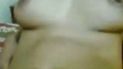 भाई अपनी बहन की वेश्या (उप स्पेनिश) को ब्लैकमेल करता हिंदी सेक्सी फिल्म सेक्सी है