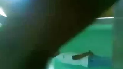 अपने फिल्म एचडी सेक्सी पिता को आश्चर्यचकित करते हुए और उसे एक blowjob देता है