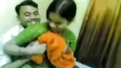 धोखेबाज वेश्या प्रेमी भोजपुरी में सेक्सी मूवी के साथ चुदाई करके खुद को मुक्त करती है