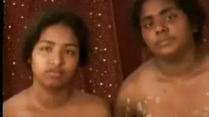 उसके विशाल हिंदी सेक्सी मूवी दिखाओ स्तन के साथ blowjob और क्यूबा