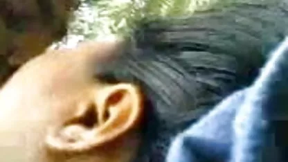उसकी बहन एक ट्रांससेक्सुअल हो जाती है और उसकी इंग्लिश बीपी सेक्सी फिल्म गांड को तोड़ देती है