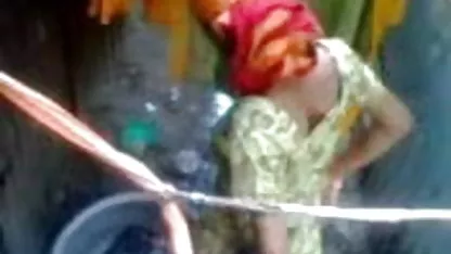 परिपक्व अपने दोस्त की बेटी को गधा गंदी सेक्सी पिक्चर बचाव