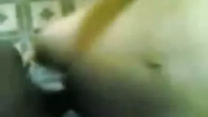 अपनी पत्नी हिंदी फिल्म सेक्सी वीडियो की बहन के साथ कमबख्त, वह अंदर cums