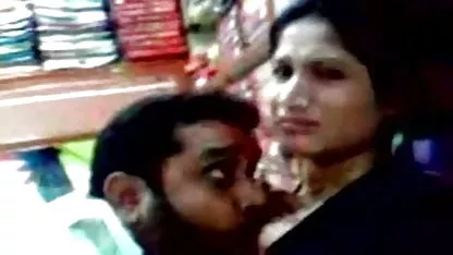 स्पैनिश स्लट घर के सेक्स वाली फिल्म दिखाओ किराए का भुगतान उसके गधे रिस्पोंस के साथ करता है