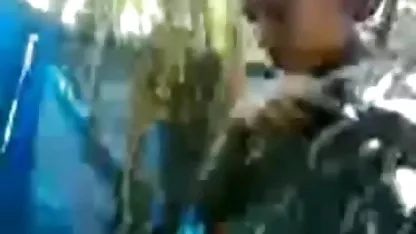रसोई घर में अपनी बेटी की समृद्ध सेक्सी फिल्म फिल्म फिल्म छोटी चूची को चाटना, यम यम!