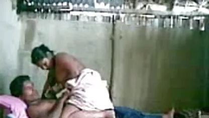 बिना अनुमति के उसकी चूत के अंदर कंडोम और लंड को सेक्सी मूवी नंगी नंगी फेटें