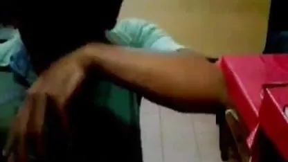 यह कुतिया चुदवाना सेक्स फिल्म देखने वाली चाहती है