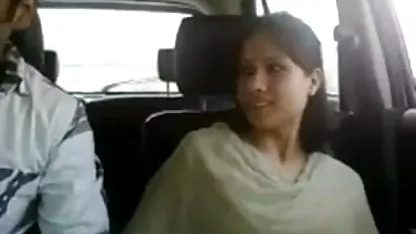उसका हॉलीवुड सेक्सी मूवी एचडी शिक्षक उसे कक्षा में चोदने के लिए घेरता है