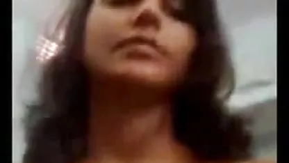 कुछ पेय, एक मुखौटा और बकवास सेक्सी फिल्म बफ
