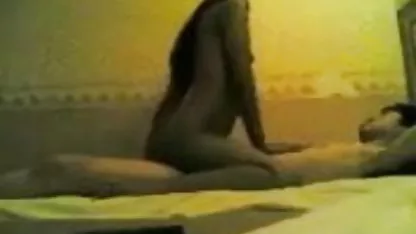 धोखेबाज फूहड़ पड़ोसी के पड़ोसियों के साथ कमबख्त का आनंद लेता है सेक्सी पिक्चर फिल्म सेक्सी फिल्म