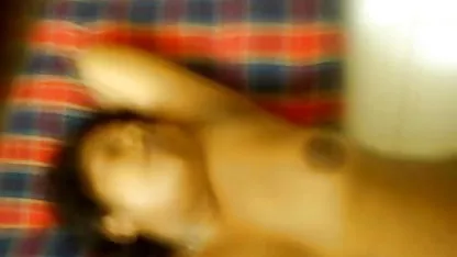 ब्वॉयफ्रेंड पर सेक्सी फिल्म दिखाओ सेक्सी फिल्म एंटीलर्स डालना