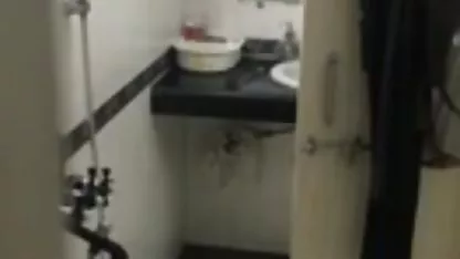 सेक्स सेक्सी फिल्म सनी लियोन का की जरूरत में बेटी अपने सोते हुए पिता को चोदती है