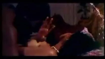 वीडियो स्टोर में कर्मचारी को सेक्सी हिंदी फुल कमबख्त