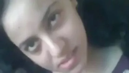 कोयल एक दोस्त को अपनी पत्नी की फूहड़ उधार देता है, सुनो जैसे हिंदी फिल्म सेक्स वाली वह विलाप करता है!