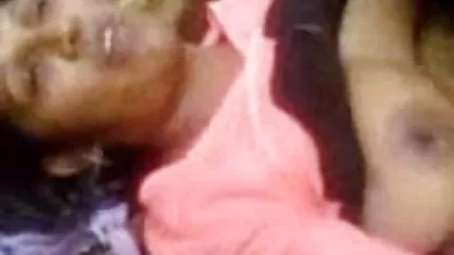 लतीना उसे बोने के कारण मिलता सेक्सी फिल्म के है