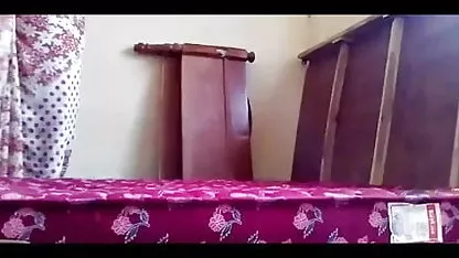 जवान लड़की को लंड सेक्सी फिल्म एक्स एक्स के अंदर खुशी महसूस होती है