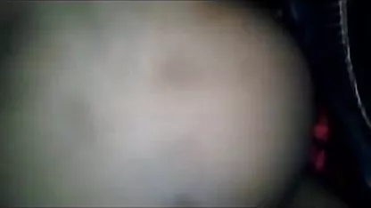 मेरे कमरे में गर्म मेरे प्रेमी वाली सेक्सी फिल्म को याद कर रही है