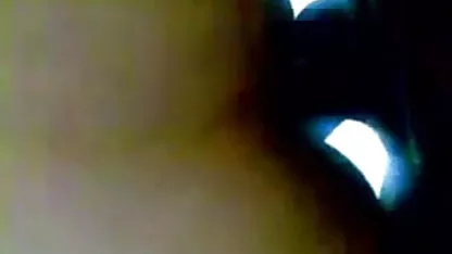 बेईमान फिल्म की सेक्सी पड़ोसी कठिन और हिंसक सेक्स के आदी हैं