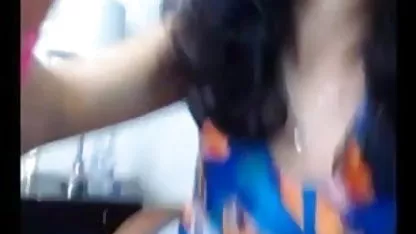 पैसे के लिए उसके सेक्सी मूवी सेक्सी पिक्चर प्रेमी के सामने गड़बड़